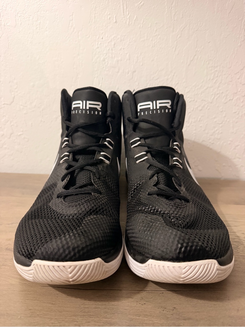 Nike Men’s Black Athletic Basketball Shoes with White Accents